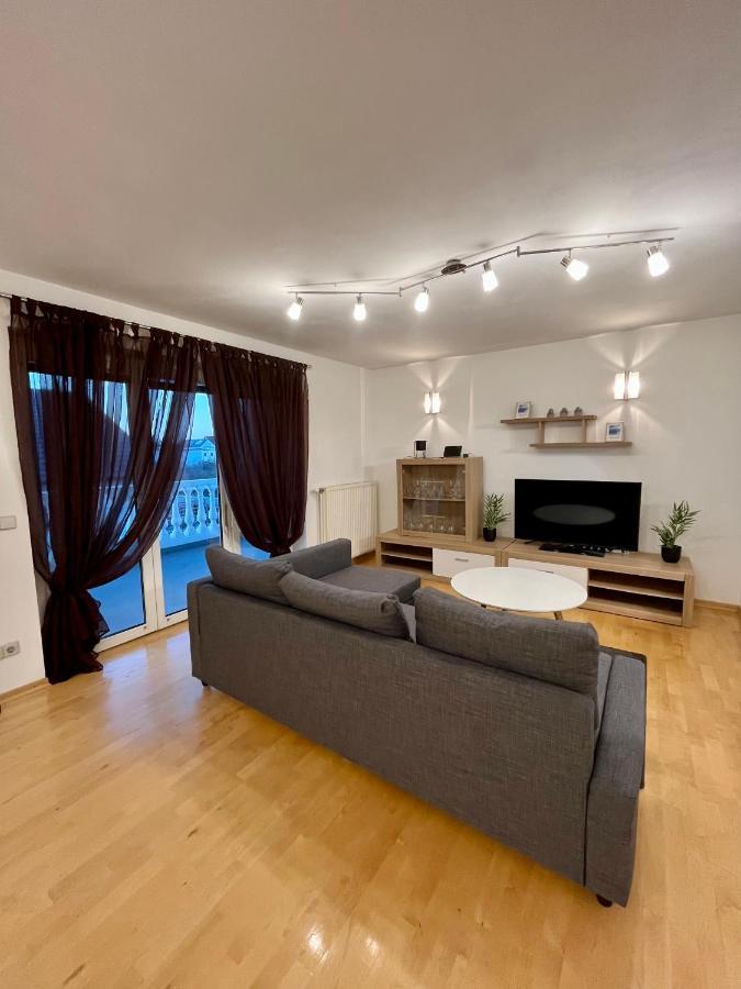 Traum Apartment Mit Pool+Balkon เวียนนา ภายนอก รูปภาพ